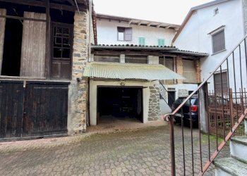 Cortile interno - Villa a Schiera Frazione Borgo, 64, Veglio - foto 29