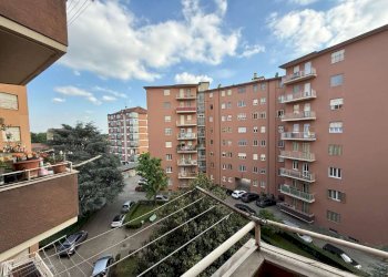 balconcino lato cucina - Four-room apartment strada CASTELLO DI MIRAFIORI, 19, Torino (neighborhood Mirafiori Sud) - photo 4