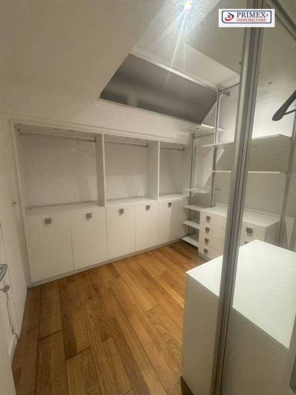 Cabina armadio - Three-room apartment via degli Urali, Roma (neighborhood EUR) - photo 2