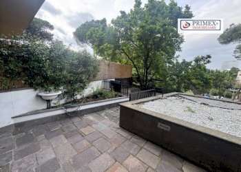 Giardino - Three-room apartment via degli Urali, Roma (neighborhood EUR) - photo 22