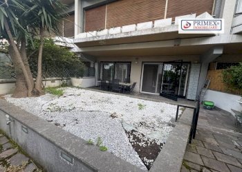 Facciata - Three-room apartment via degli Urali, Roma (neighborhood EUR) - photo 28