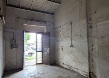 whatsapp image 2026-05-13 at 19.00.31 - Warehouse via san giuseppe cafasso, Roma - photo 5