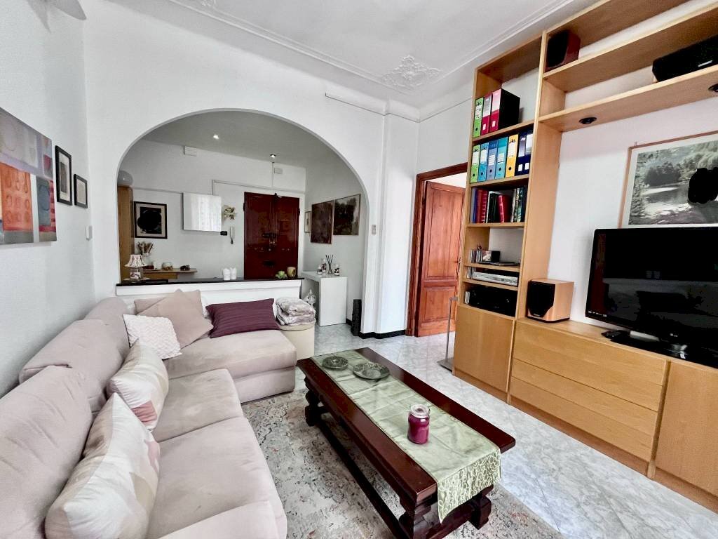 Soggiorno - Three-room apartment via Chiaravagna, 18, Genova (neighborhood Sestri Ponente) - photo 1