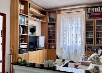Soggiorno - Three-room apartment via Chiaravagna, 18, Genova (neighborhood Sestri Ponente) - photo 3