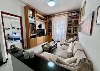 Soggiorno - Three-room apartment via Chiaravagna, 18, Genova (neighborhood Sestri Ponente) - photo 6