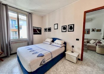 Camera da letto - Three-room apartment via Chiaravagna, 18, Genova (neighborhood Sestri Ponente) - photo 7