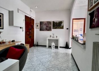 Corridoio - Three-room apartment via Chiaravagna, 18, Genova (neighborhood Sestri Ponente) - photo 11