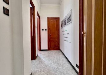 Corridoio - Three-room apartment via Chiaravagna, 18, Genova (neighborhood Sestri Ponente) - photo 12