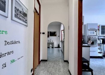 Corridoio - Trilocale via Chiaravagna, 18, Genova (zona Sestri Ponente) - foto 13