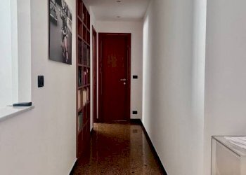 Corridoio - Two-room apartment via Giovanni Ambrogio Molfino, 8, Genova (neighborhood Sestri Ponente) - photo 5