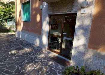 Interno palazzo - Three-room apartment via Masaccio, 16, Varese - photo 10