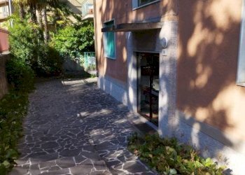 Giardino - Three-room apartment via Masaccio, 16, Varese - photo 11