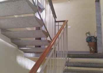 Interno palazzo - Three-room apartment via Masaccio, 16, Varese - photo 12
