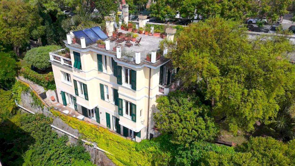 Facciata - Villa corso Carbonara, 7A, Genova (zona Principe) - foto 1