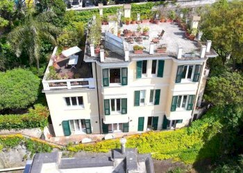 Facciata - Villa corso Carbonara, 7A, Genova (zona Principe) - foto 2
