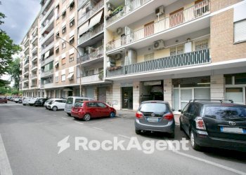 Facciata - Negozio via Olevano Romano, 228, Roma - foto 16