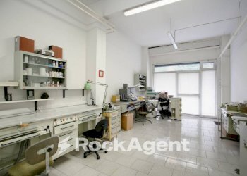 Interno non residenziale - Shop via Olevano Romano, 228, Roma - photo 12