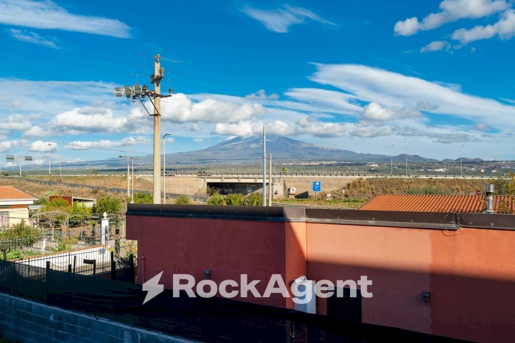 Vista - Four-room apartment via Pantelleria, 20, Belpasso - photo 1