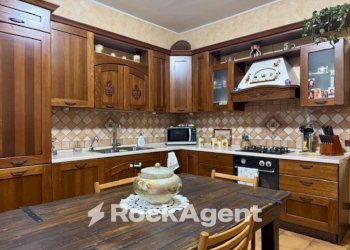 Cucina - Villa Montechiarugolo - photo 23