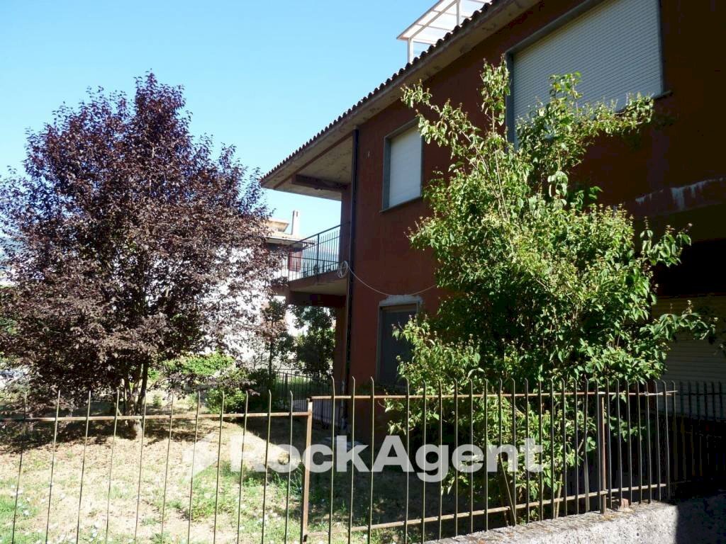 Facciata - Appartamento strada Provinciale 3 Tirrena, 88, Trecchina - foto 2