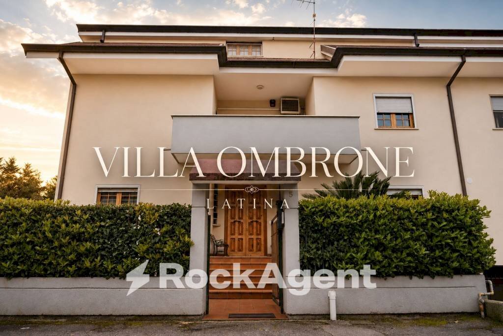 Facciata - Villa via Ombrone, 5, Latina - foto 2