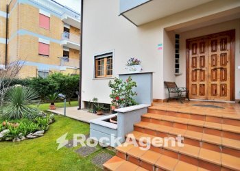 Giardino - Villa via Ombrone, 5, Latina - foto 4