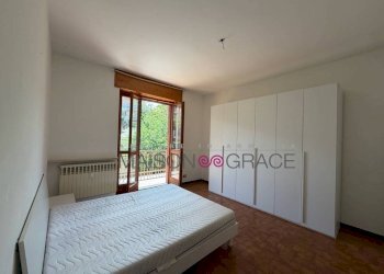 Camera da letto - Four-room apartment Grinzane Cavour - photo 4