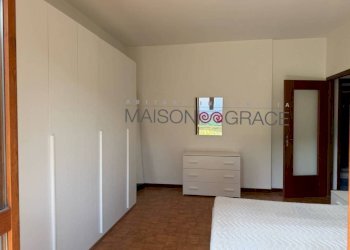 Camera da letto - Four-room apartment Grinzane Cavour - photo 5