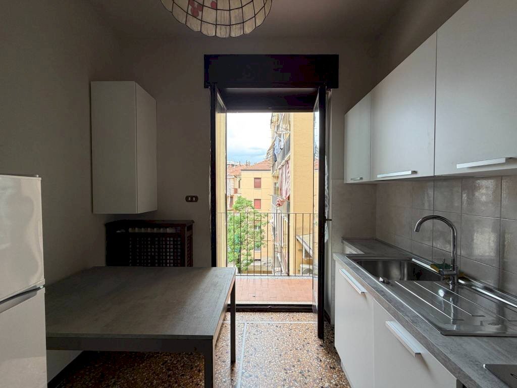 Cucina - Appartamento piazza Cristo Re, Alba - foto 3