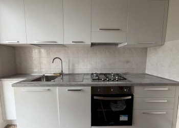 Cucina - Appartamento piazza Cristo Re, Alba - foto 2