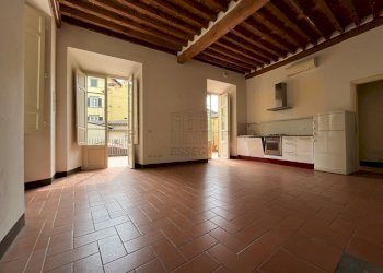 primo piano con terrazzo in centro (13) - Four-room apartment Via Buia, Lucca - photo 1