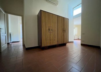 primo piano con terrazzo in centro (8) - Four-room apartment Via Buia, Lucca - photo 8