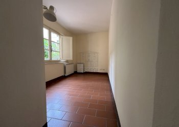 primo piano con terrazzo in centro (9) - Four-room apartment Via Buia, Lucca - photo 9