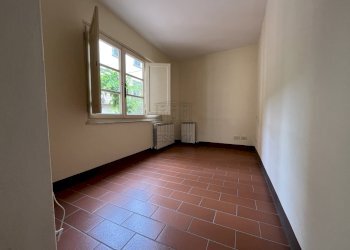 primo piano con terrazzo in centro (10) - Four-room apartment Via Buia, Lucca - photo 10
