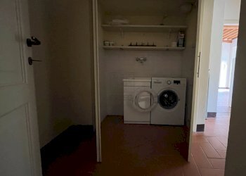 primo piano con terrazzo in centro (5) - Four-room apartment Via Buia, Lucca - photo 11