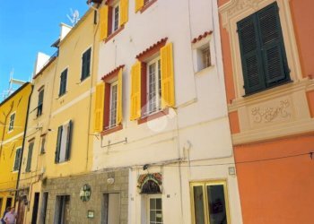 Four-room apartment Via Nino Bixio, Riva Ligure - photo 31