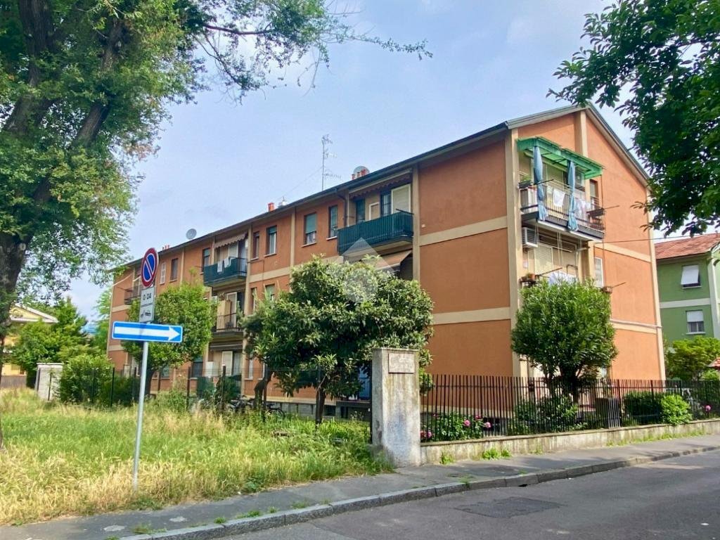 Three-room apartment Via moltrasio, Milano (neighborhood Baggio) - photo 1
