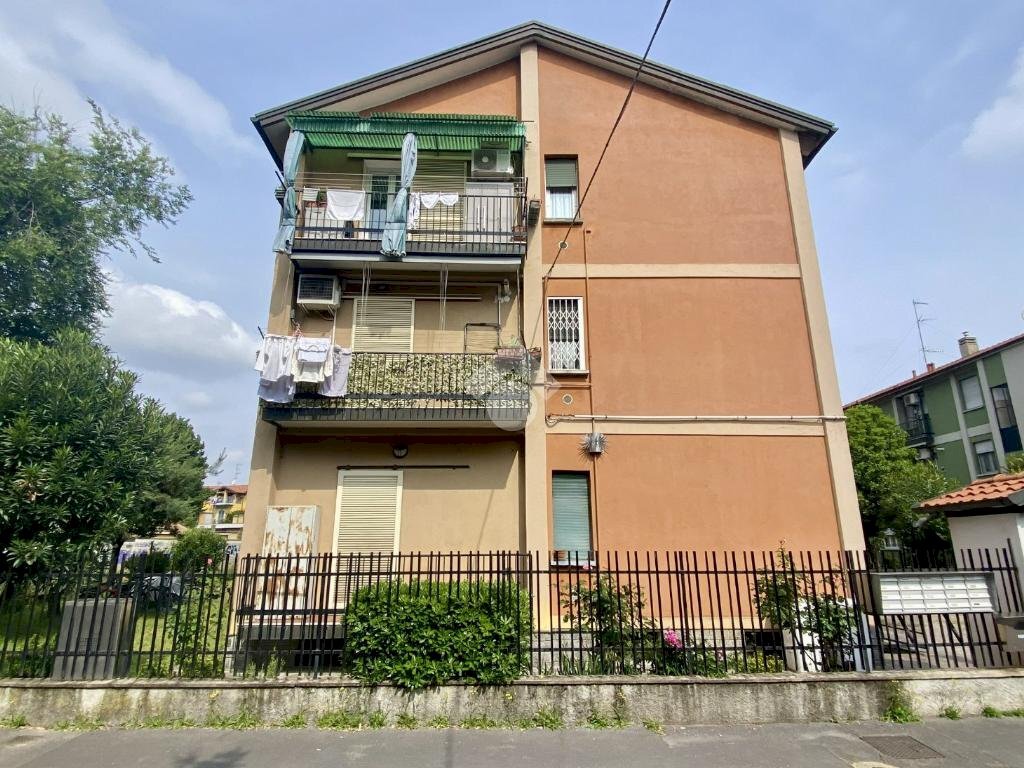 Three-room apartment Via moltrasio, Milano (neighborhood Baggio) - photo 2