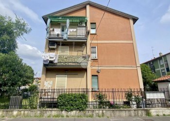 Three-room apartment Via moltrasio, Milano (neighborhood Baggio) - photo 2