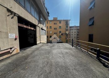 Box Corso Luigi Andrea Martinetti, Genova (neighborhood Sampierdarena) - photo 3