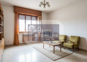 Four-room apartment Via Asiago, Torino (neighborhood Pozzo Strada) - photo 1