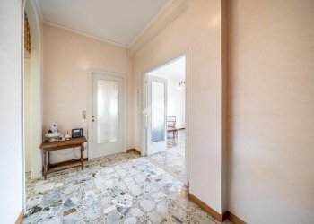 Four-room apartment Via Camillo Rondani, Parma (neighborhood Centro Storico) - photo 4