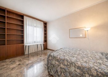 Four-room apartment Via Camillo Rondani, Parma (neighborhood Centro Storico) - photo 10