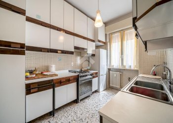 Four-room apartment Via Camillo Rondani, Parma (neighborhood Centro Storico) - photo 11