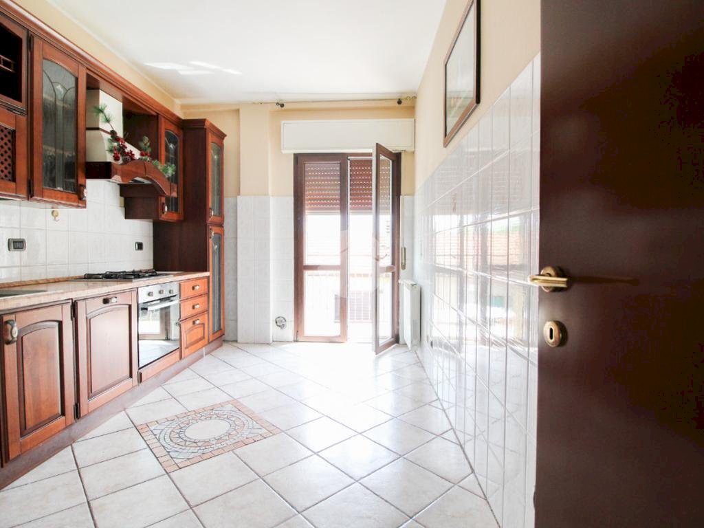 Three-room apartment Via Libia, Cormano - photo 1
