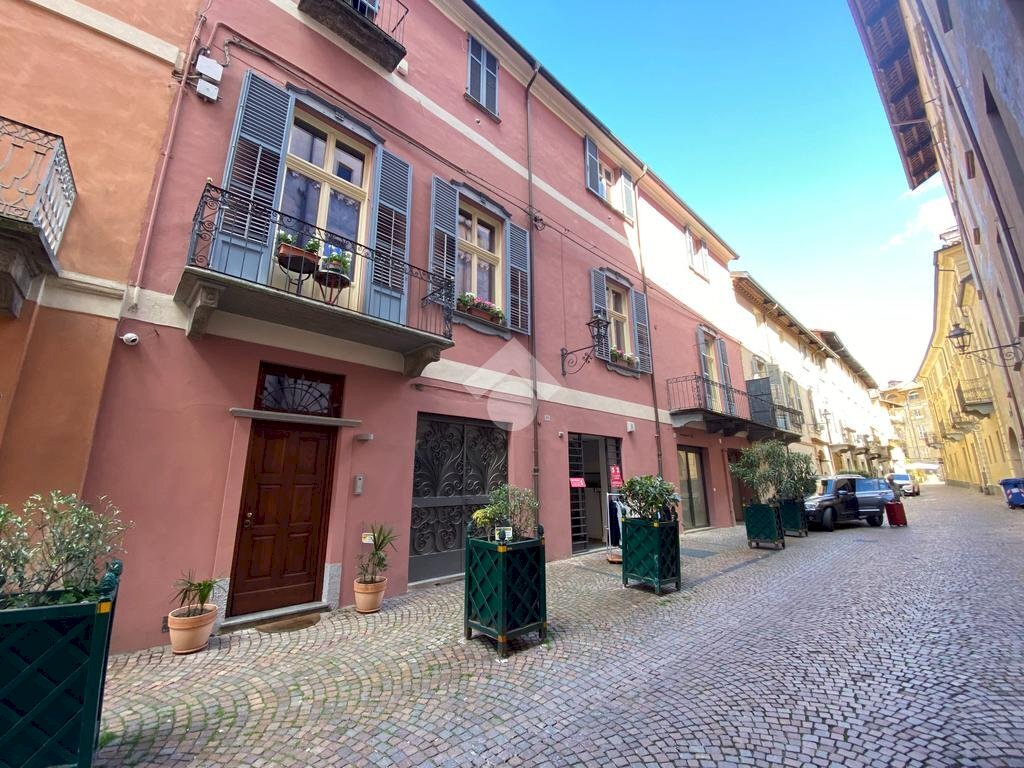 Negozio Via Maghelona, Saluzzo - foto 1