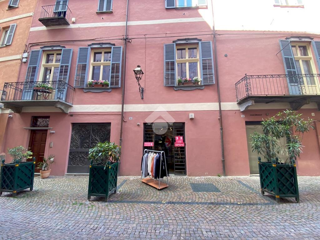 Negozio Via Maghelona, Saluzzo - foto 2