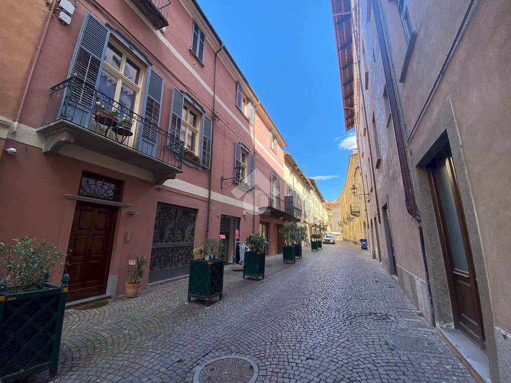 Negozio Via Maghelona, Saluzzo - foto 3
