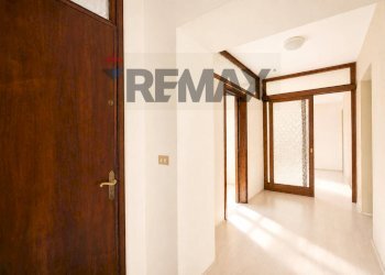 Hall / corridoio - Apartment PIAZZA MAZZINI
 
18, Asiago - photo 9