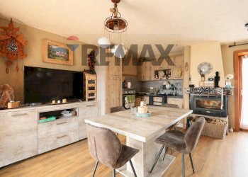 Sala da pranzo - Four-room apartment VIA KROITZLE, Roana - photo 4